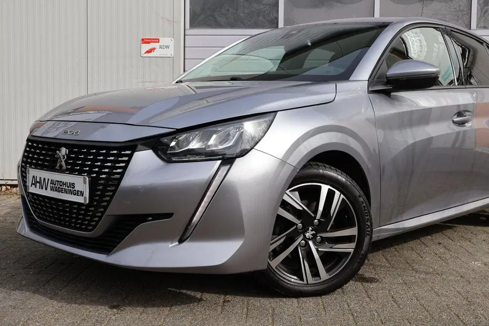 Peugeot 208 uit 2020, foto 2