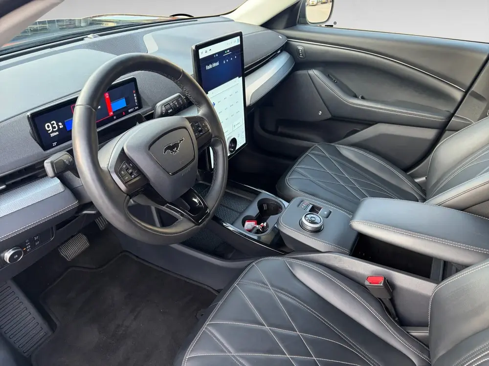 Ford Mustang Mach-E RWD 75 kWh uit 2021, foto 4