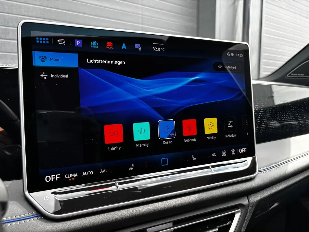 Volkswagen Tiguan 1.5 eTSI R-Line PANO H/K 360 CAMERA HUD uit 2025, foto 16