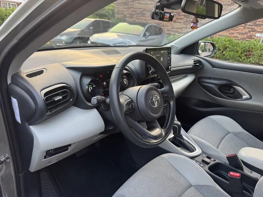 Toyota Yaris 1.5 Hybrid Selection Limited Camera Uniek Vol uit 2021, foto 2