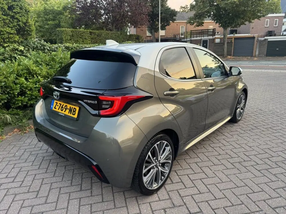 Toyota Yaris 1.5 Hybrid Selection Limited Camera Uniek Vol uit 2021, foto 3