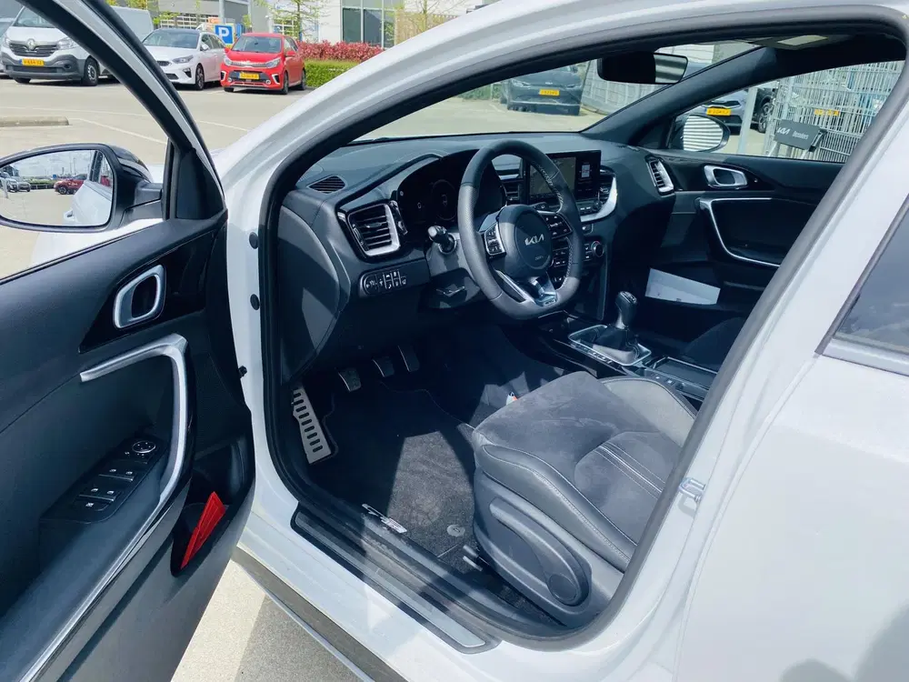 Kia ProCeed 1.0 T-GDi GT-Line Demo auto KM-stand kan i uit 2024, foto 2