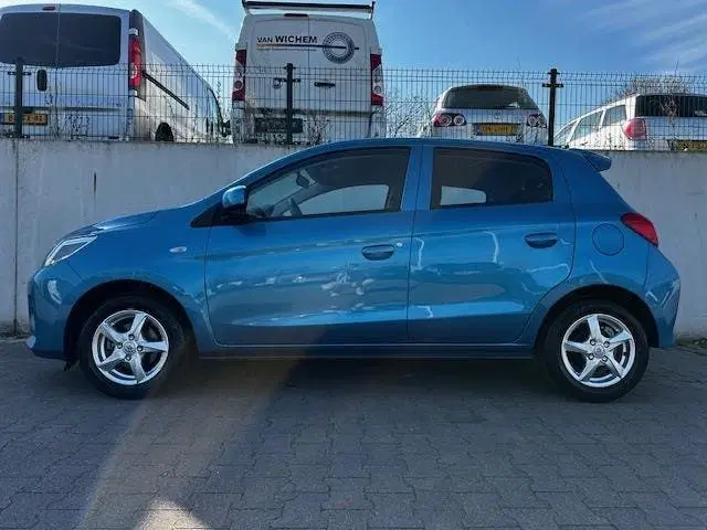Mitsubishi Space Star 1.2 Connect+ uit 2023, foto 4