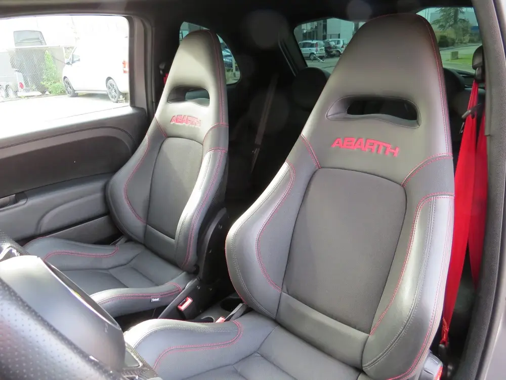 Abarth 500 1.4 595 70th Anniversary*Akra *Pano* 210 pK vol uit 2020, foto 13