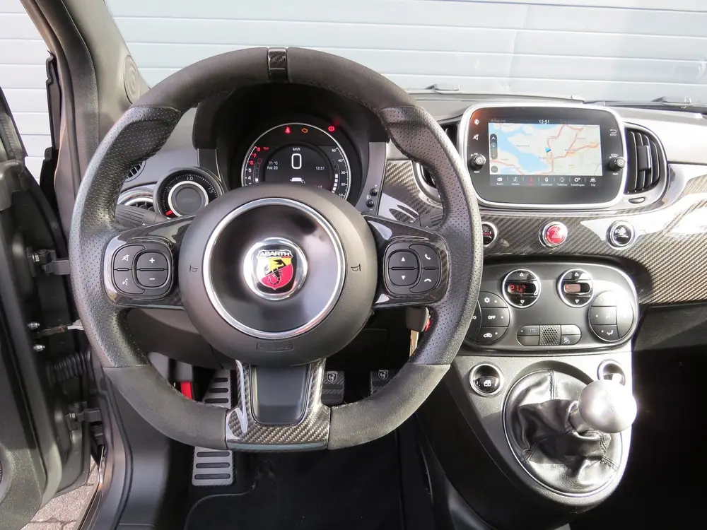 Abarth 500 1.4 595 70th Anniversary*Akra *Pano* 210 pK vol uit 2020, foto 16