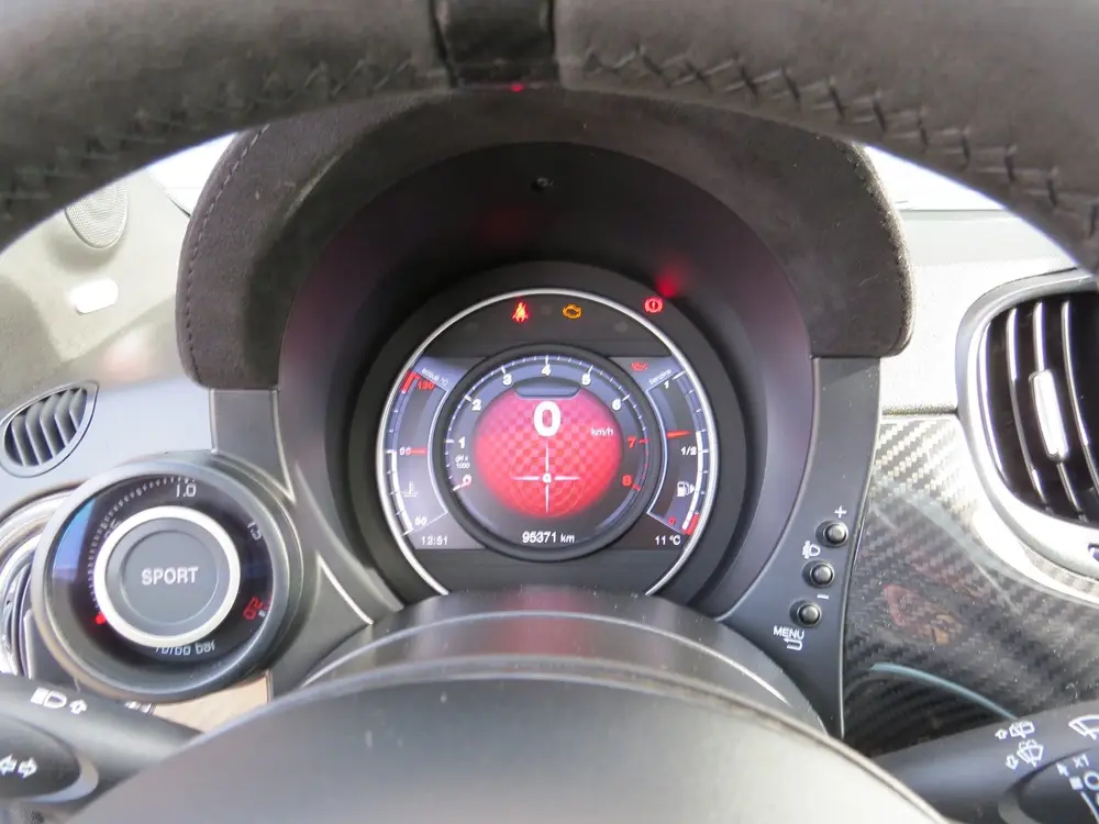 Abarth 500 1.4 595 70th Anniversary*Akra *Pano* 210 pK vol uit 2020, foto 17