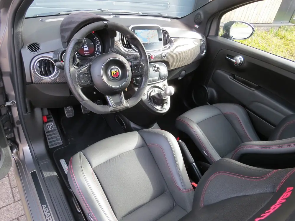 Abarth 500 1.4 595 70th Anniversary*Akra *Pano* 210 pK vol uit 2020, foto 2