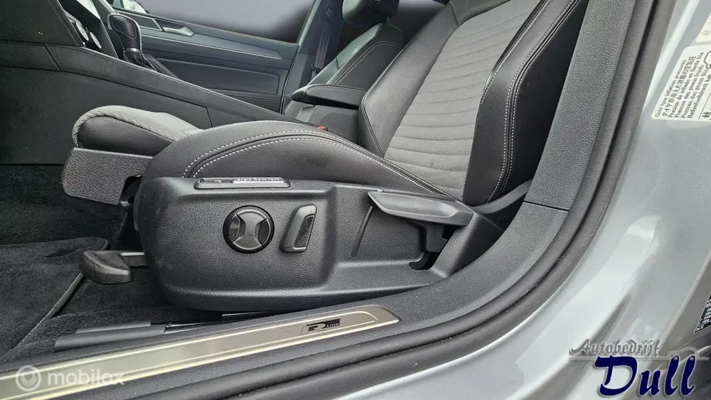 Volkswagen Passat Variant 1.5 TSI DSG R-Line 67556km NAVI! uit 2019, foto 11