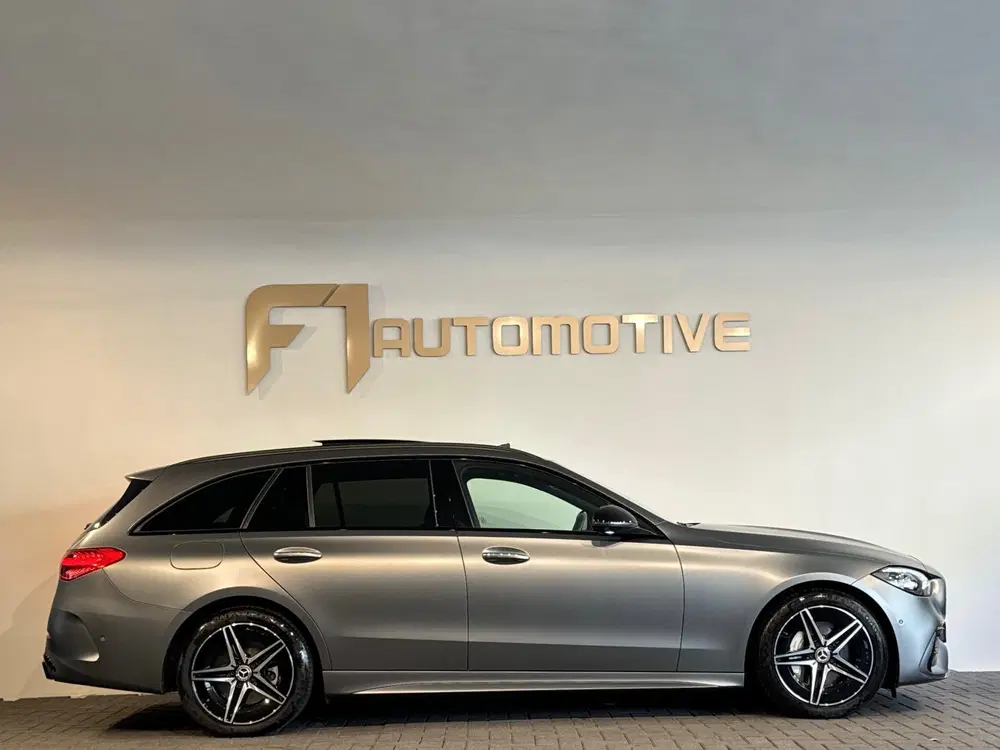 Mercedes-Benz C-Klasse 300 e AMG Pano uit 2023, foto 10