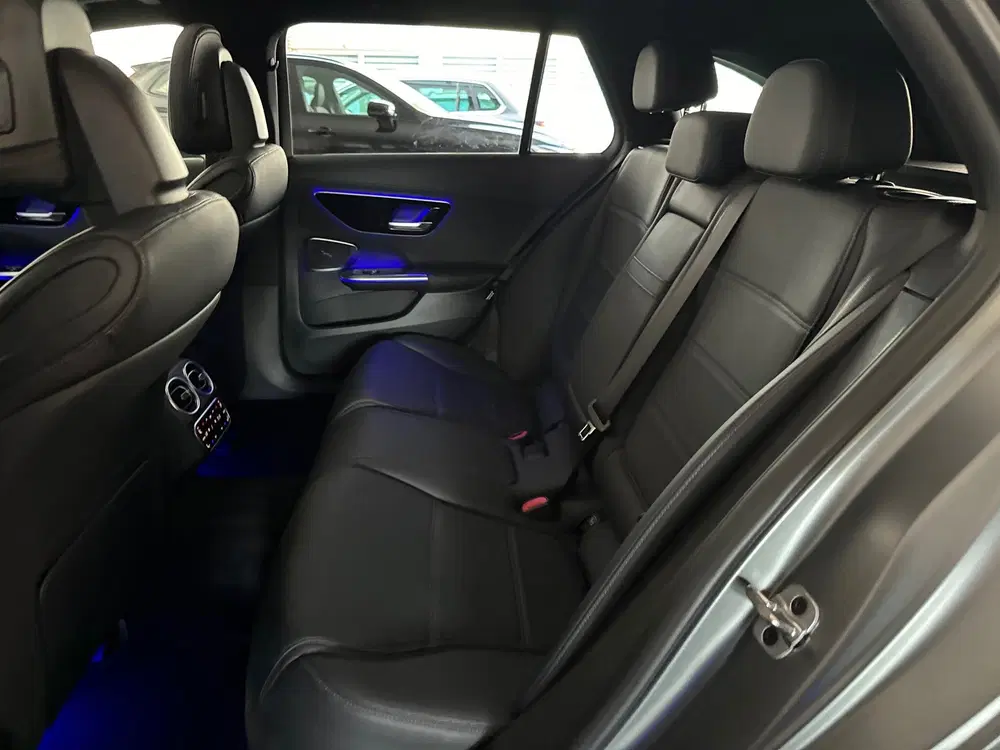 Mercedes-Benz C-Klasse 300 e AMG Pano uit 2023, foto 14
