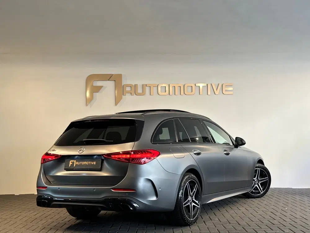 Mercedes-Benz C-Klasse 300 e AMG Pano uit 2023, foto 3