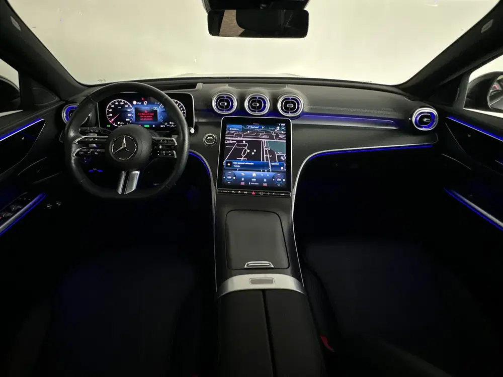 Mercedes-Benz C-Klasse 300 e AMG Pano uit 2023, foto 4