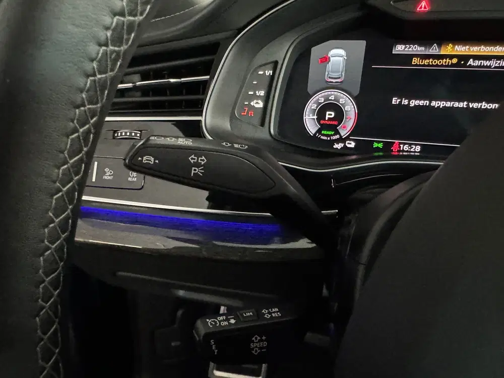 Audi Q8 55 TFSI e quattro S Line Pano uit 2021, foto 15