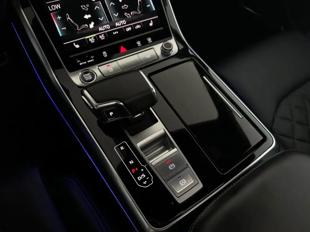 Audi Q8 55 TFSI e quattro S Line Pano uit 2021, foto 16