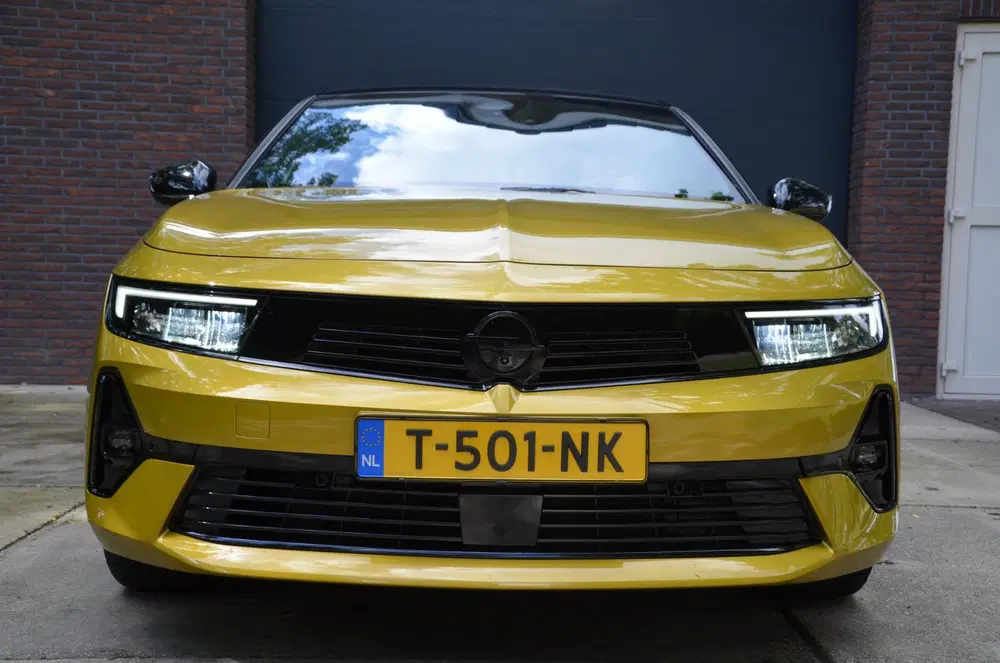 Opel Astra 1.6 Hybrid GS Level 4 Automaat uit 2023, foto 2
