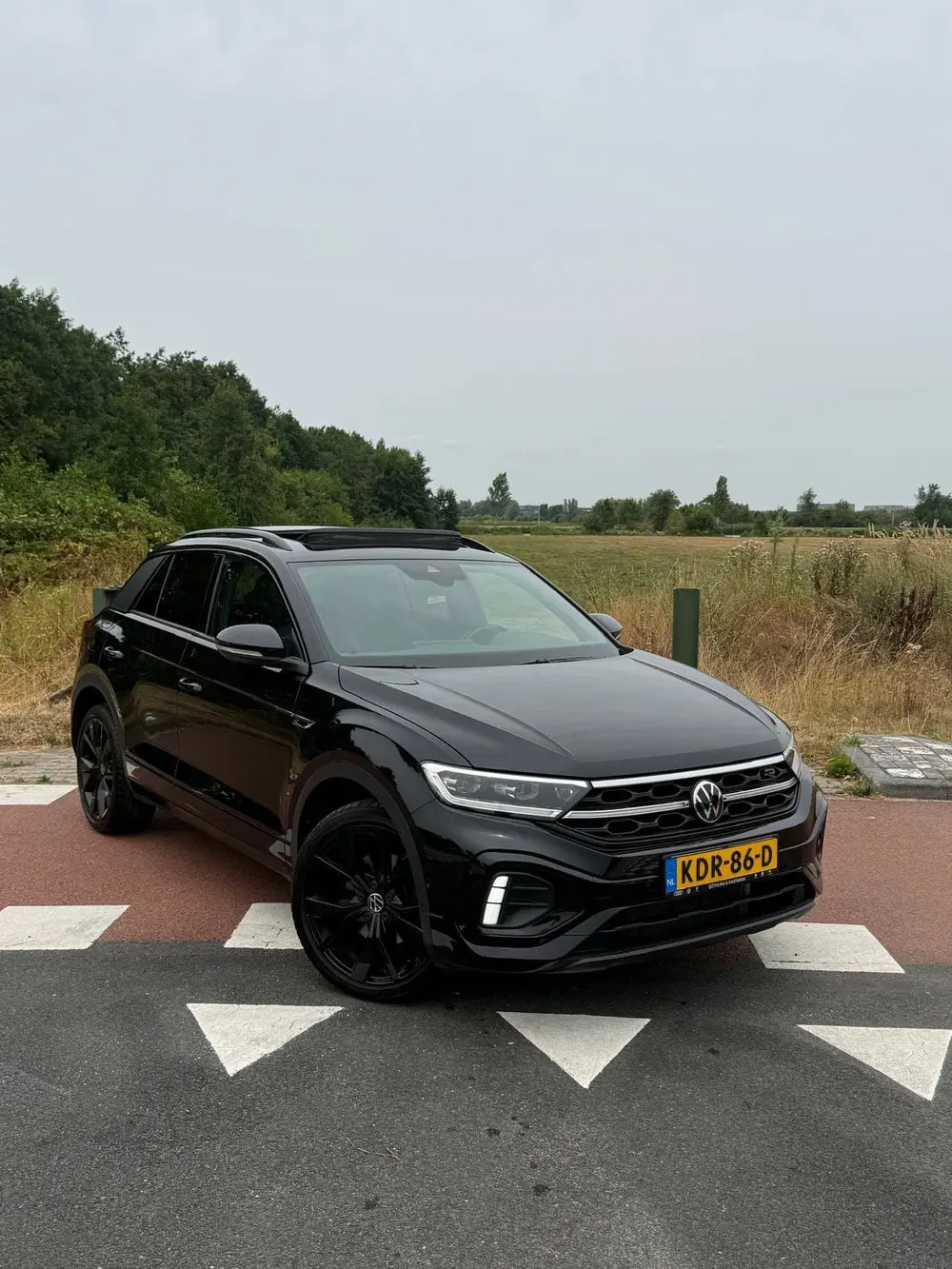 Volkswagen T-Roc VW T-Roc 2.0 TSI 190pk 4Motion,3x R-line, Pano,IQ, Beats uit 2022