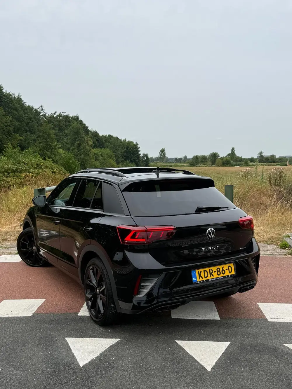 Volkswagen T-Roc VW T-Roc 2.0 TSI 190pk 4Motion,3x R-line, Pano,IQ, Beats uit 2022, foto 2