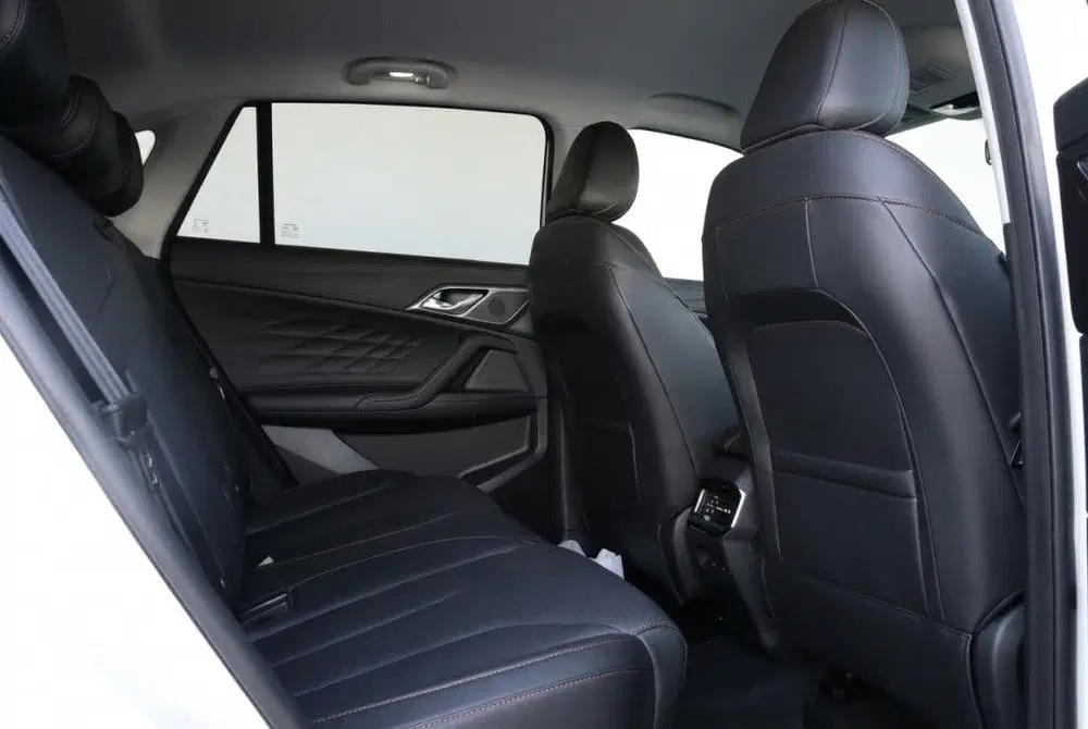 MG HS 1.5 Luxury 272 pk l Leder l 360 Camera l V uit 2026, foto 11
