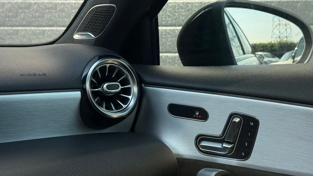 Mercedes-Benz A-Klasse AMG 35 4MATIC uit 2019, foto 17