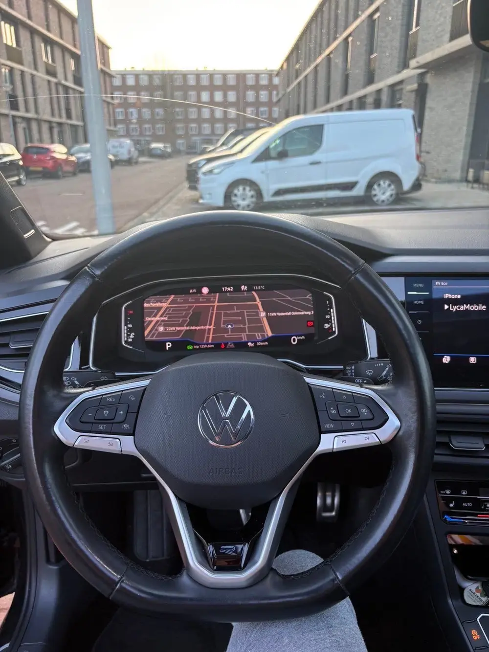 Volkswagen Polo 1.0 TSI 110pk Dsg-7 2022 Zwart uit 2022, foto 2
