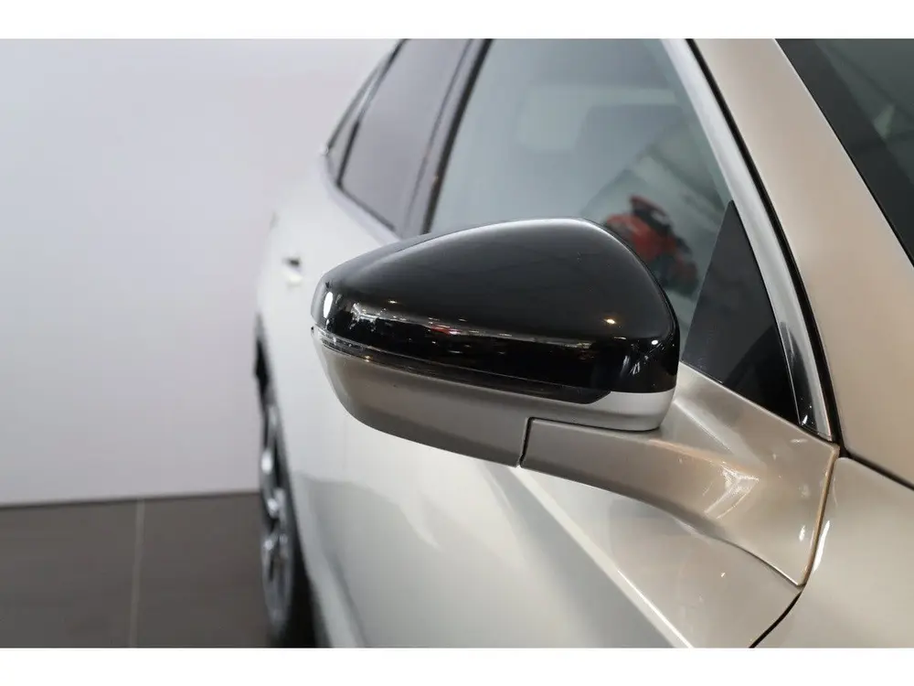 DS Automobiles 7 DS DS 7 Crossback PT 180 Grand Chic Automaat-8 20 " | Panora uit 2020, foto 10