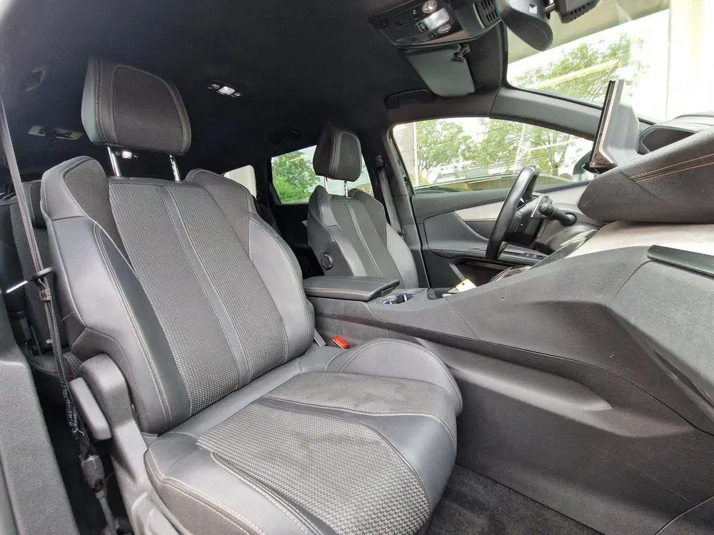 Peugeot 5008 1.2T 130pk Automaat GT uit 2023, foto 13