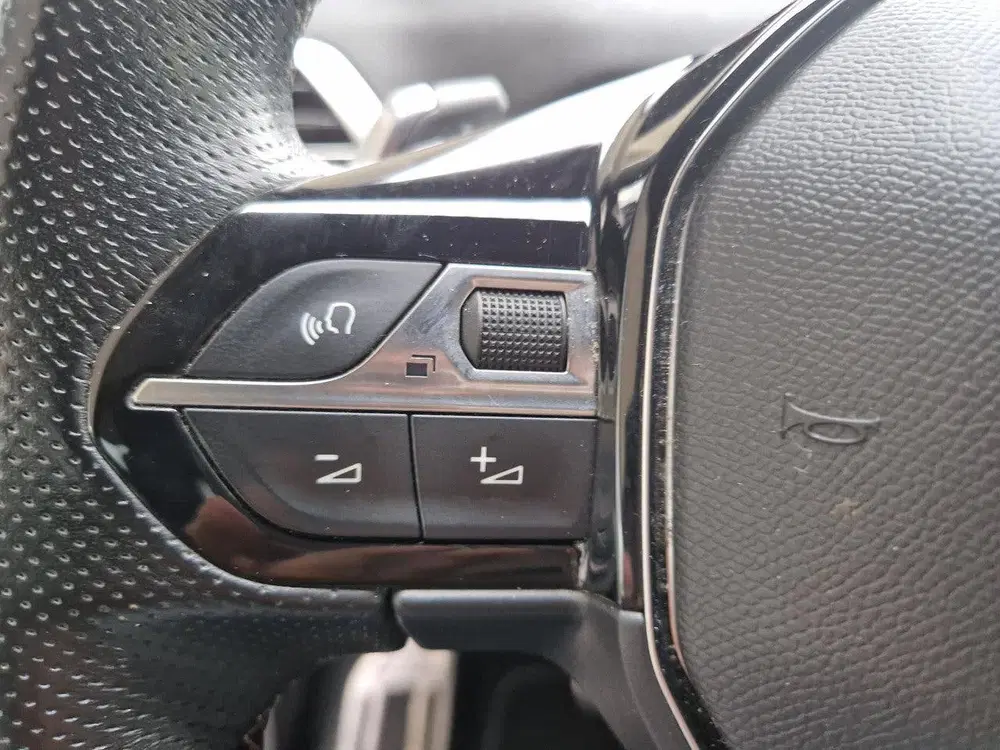 Peugeot 5008 1.2T 130pk Automaat GT uit 2023, foto 16
