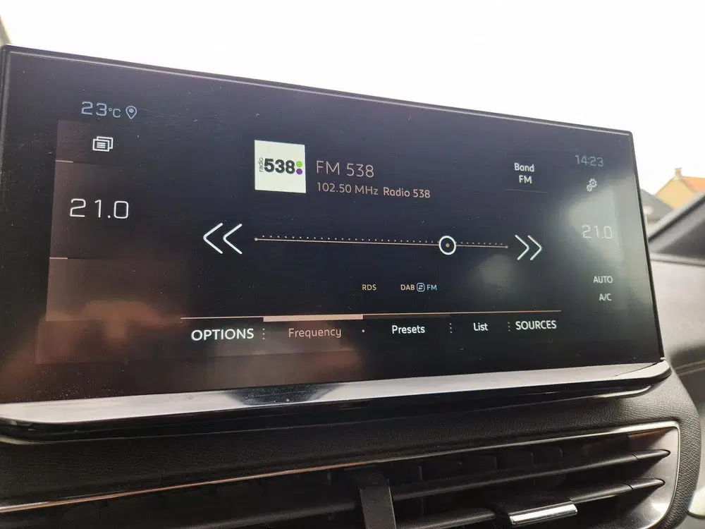 Peugeot 5008 1.2T 130pk Automaat GT uit 2023, foto 20