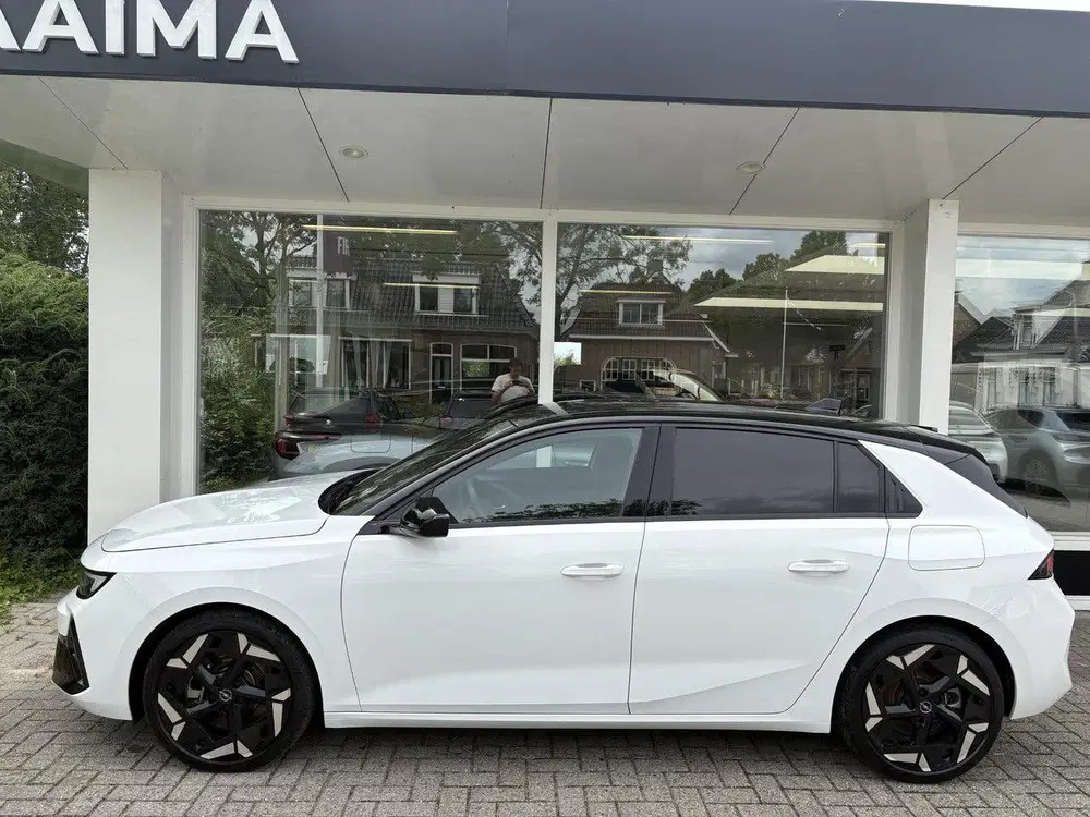 Opel Astra 1.6T 225pk Plug In Hybrid GSe uit 2024, foto 5