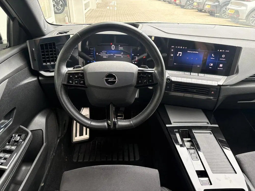 Opel Astra 1.6T 225pk Plug In Hybrid GSe uit 2024, foto 8