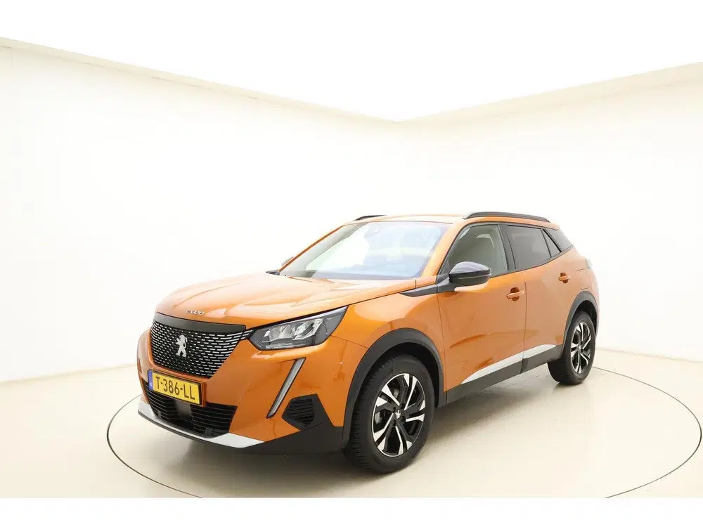 Peugeot 2008 1.2T Allure Pack 130pk uit 2023