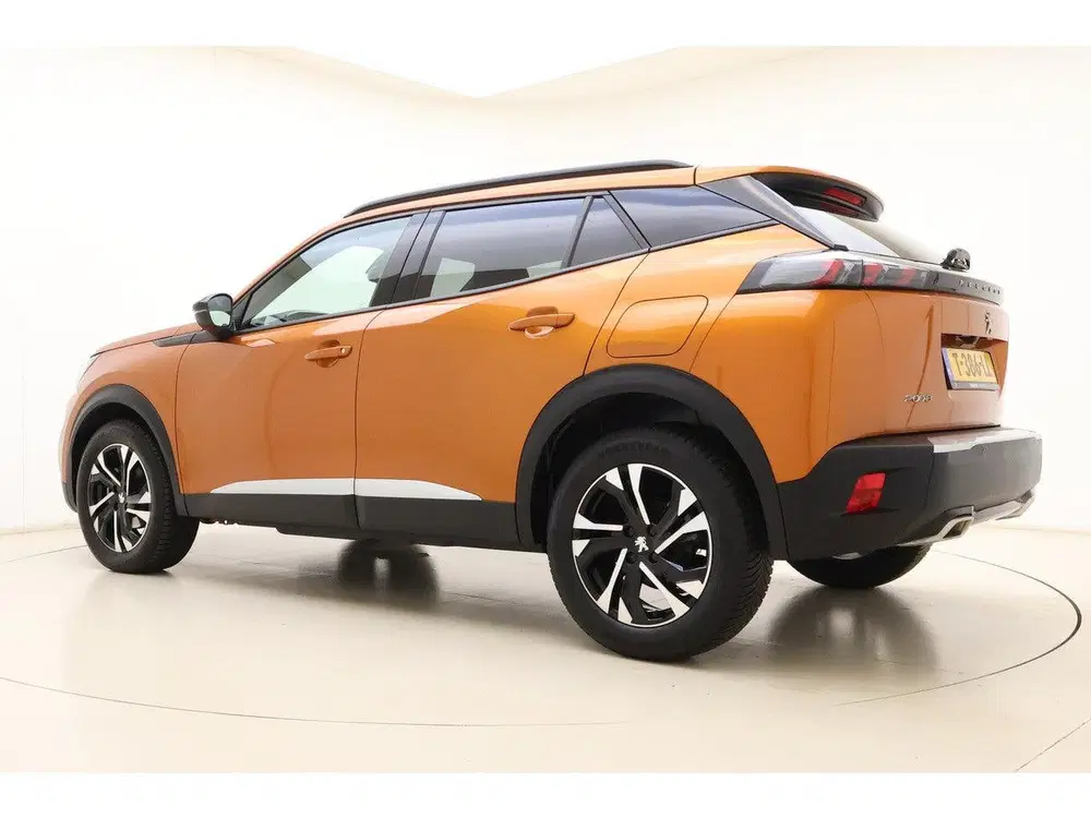 Peugeot 2008 1.2T Allure Pack 130pk uit 2023, foto 12