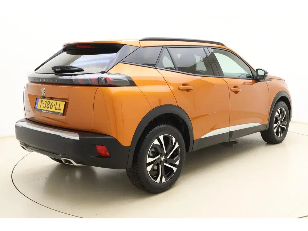 Peugeot 2008 1.2T Allure Pack 130pk uit 2023, foto 2