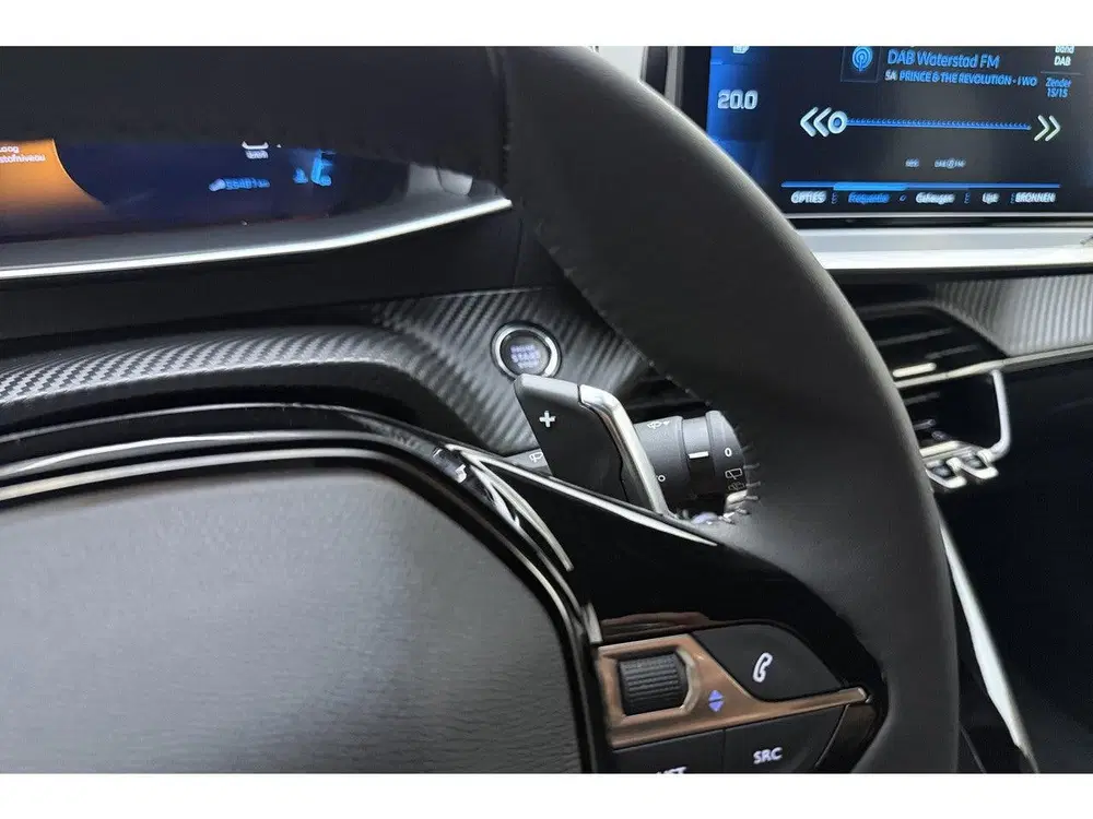 Peugeot 2008 1.2T Allure Pack 130pk uit 2023, foto 20