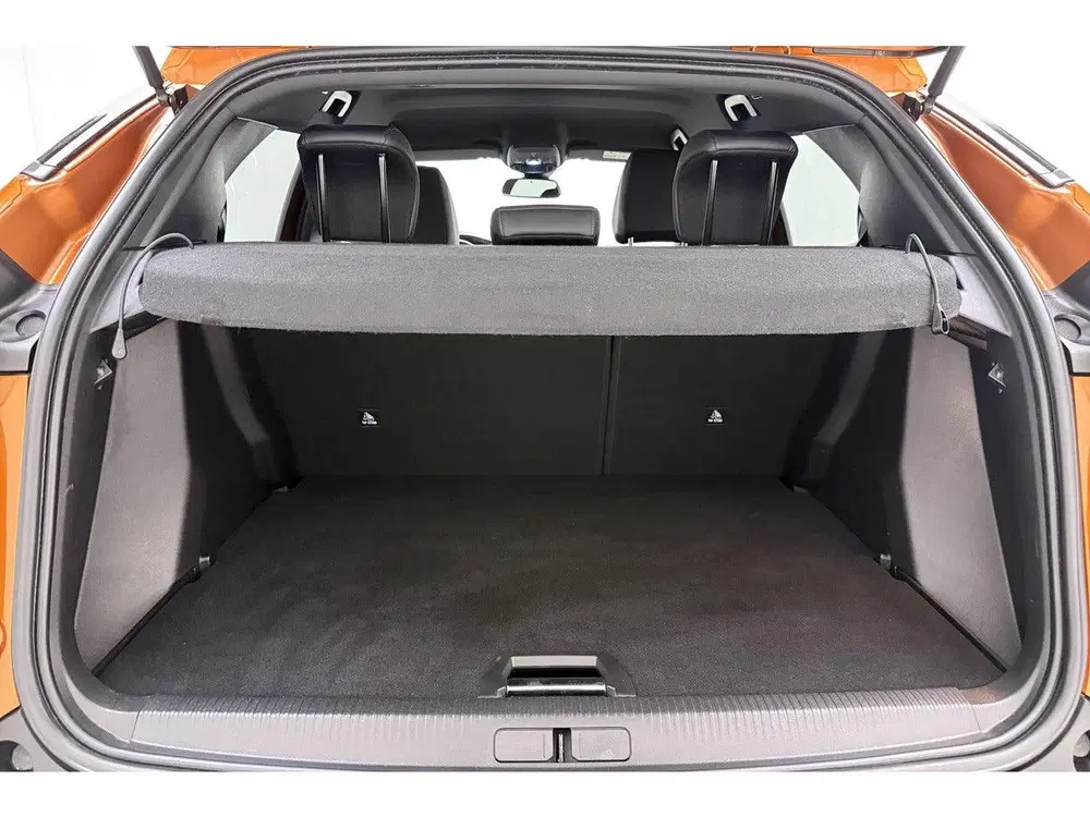 Peugeot 2008 1.2T Allure Pack 130pk uit 2023, foto 3