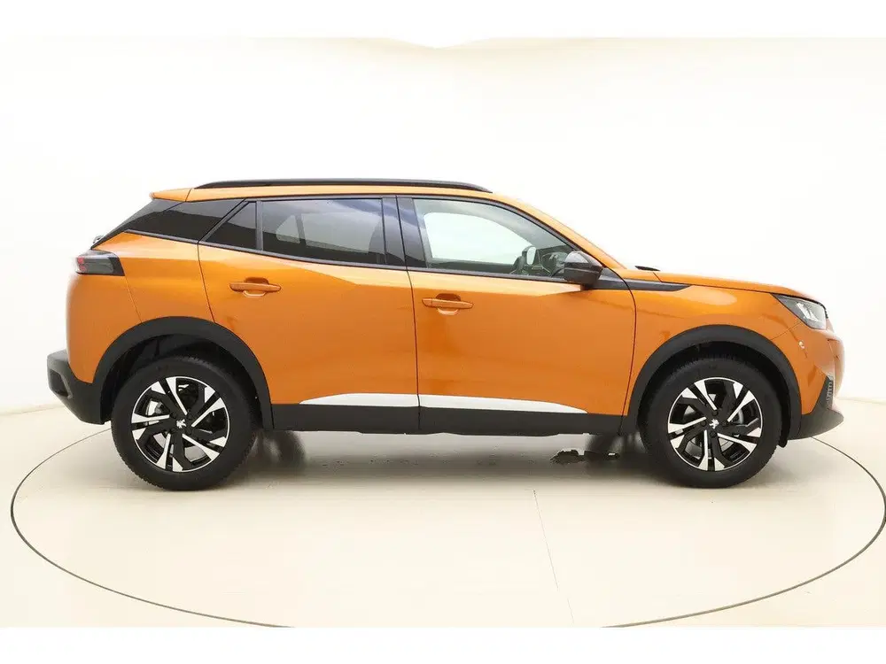 Peugeot 2008 1.2T Allure Pack 130pk uit 2023, foto 9