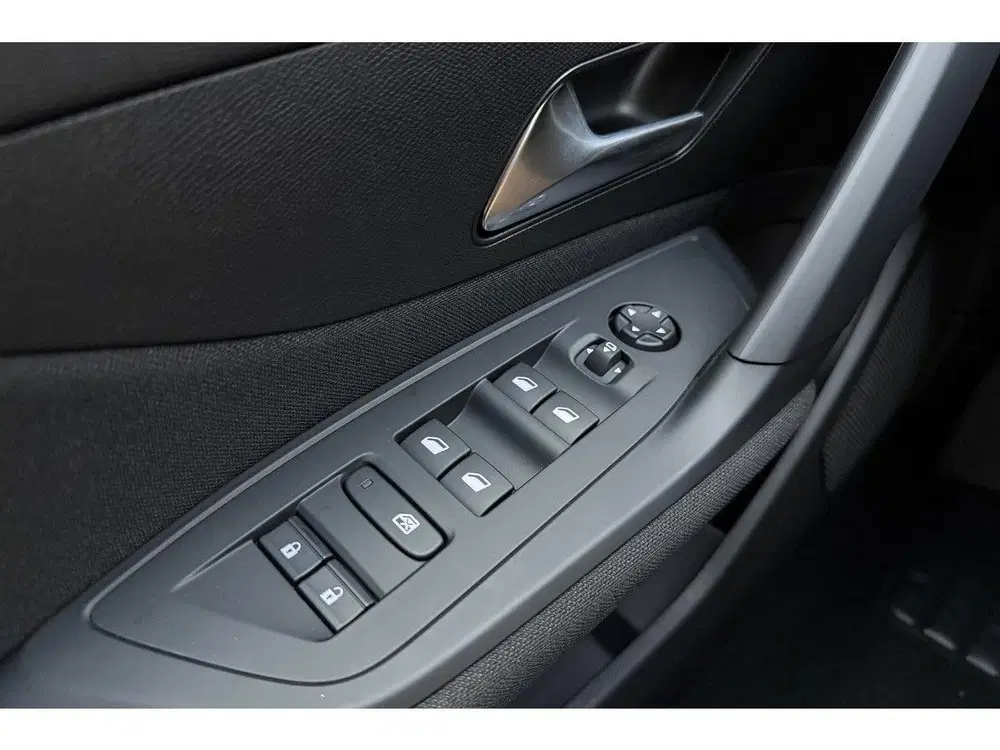 Peugeot 308 SW 1.2 Hybrid 145pk e-DCS6 Business uit 2026, foto 17