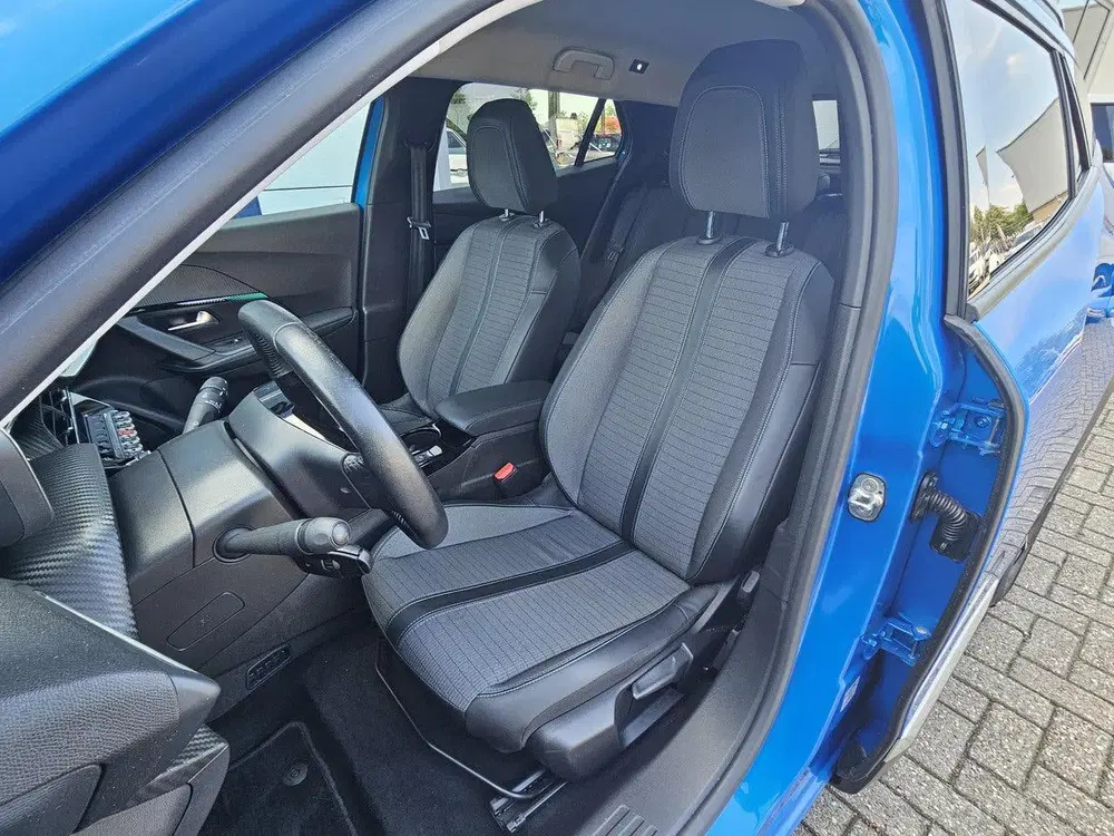 Peugeot 2008 EV Blue Lease Allure 50 kWh uit 2021, foto 19