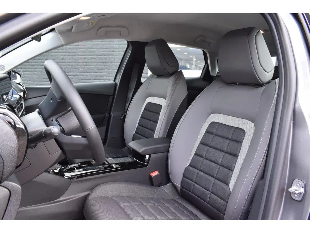 Citroën C4 Ë-C4 Business 156pk Extended range 54 kWh uit 2025, foto 2
