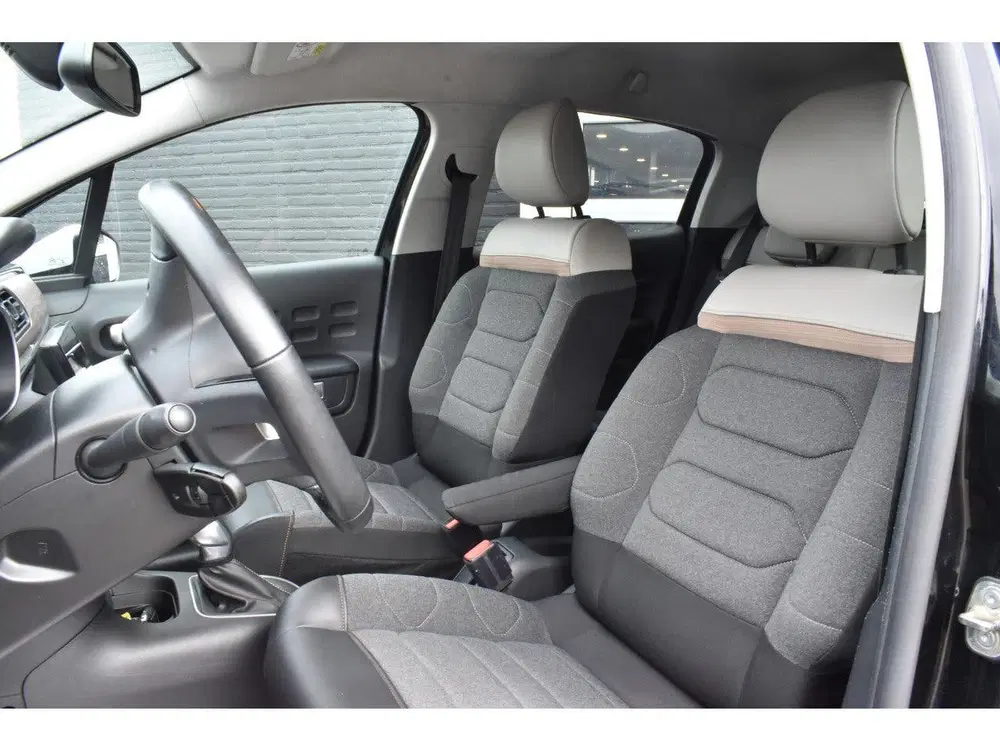 Citroën C3 PureTech 110 EAT6 Shine Automaat uit 2021, foto 2