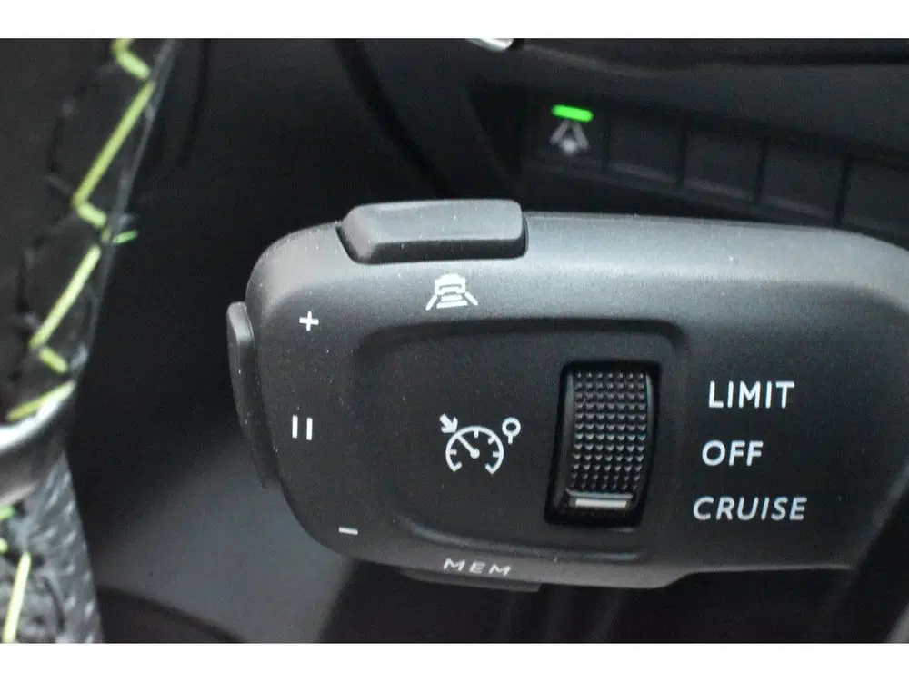 Peugeot 208 Hybrid 110 e-DCS6 GT Navi uit 2026, foto 13