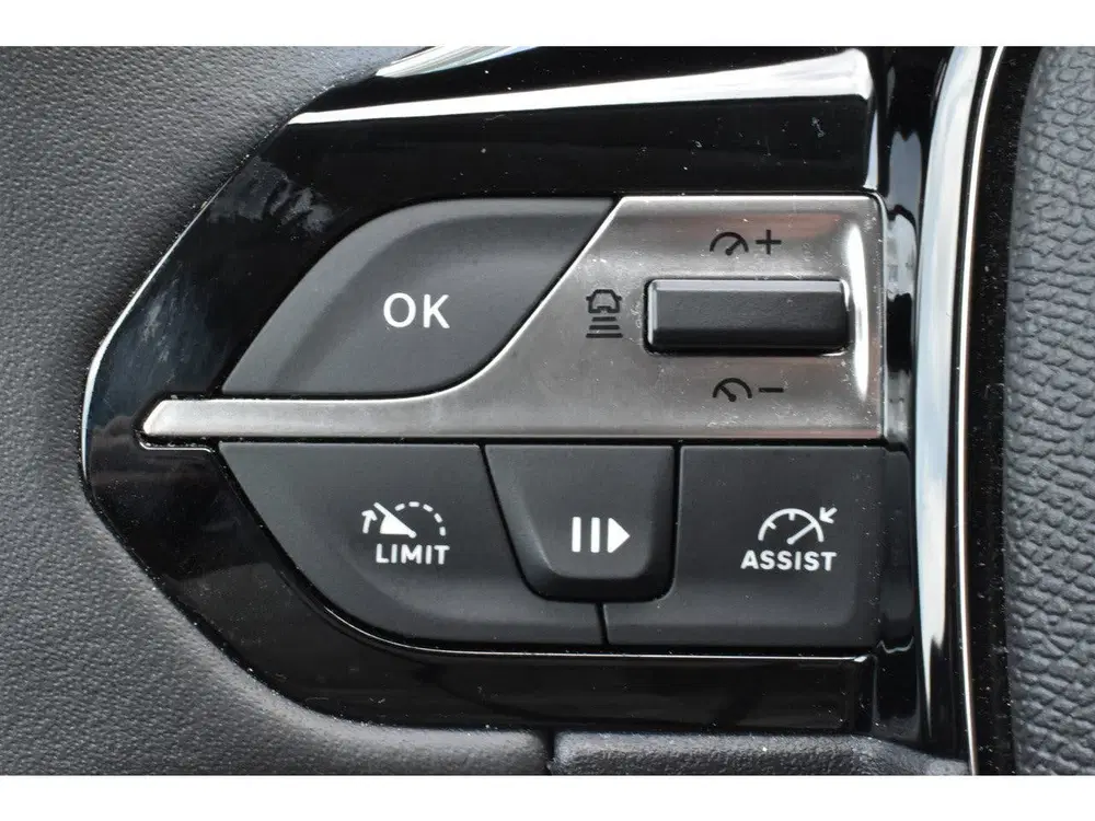Peugeot 408 Hybrid 145 e-DCS6 Allure . uit 2025, foto 11