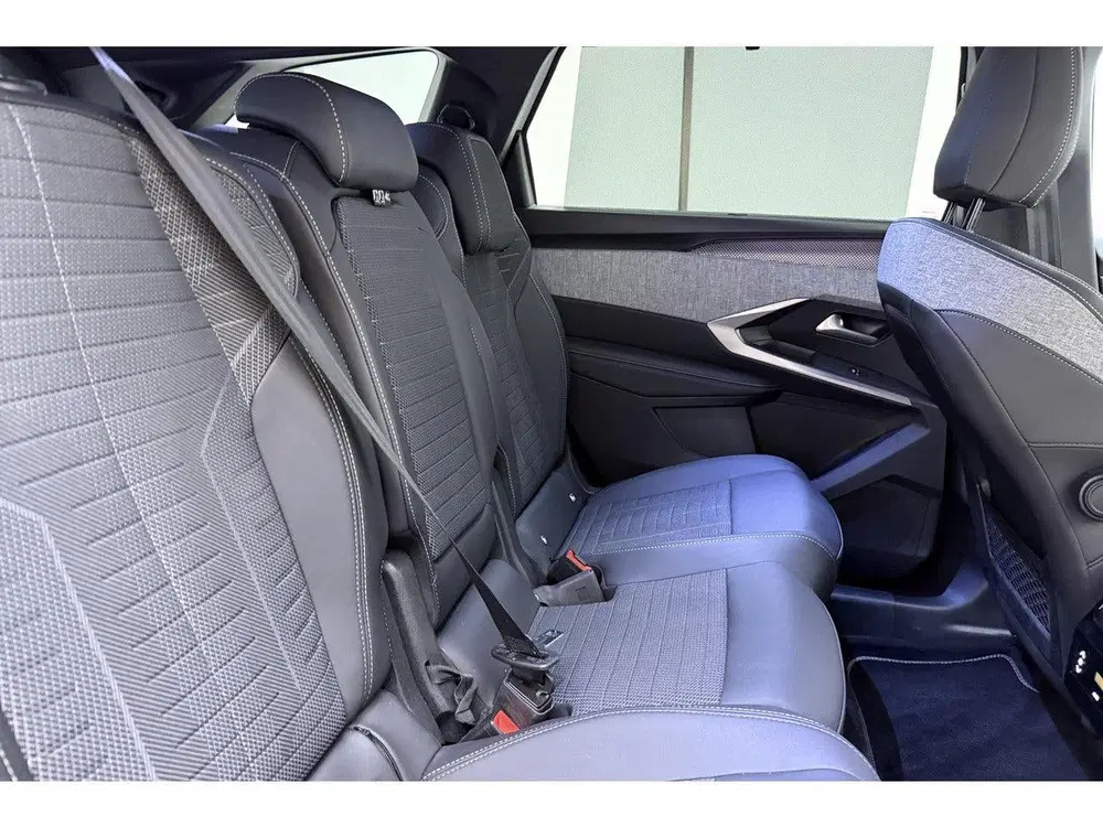Peugeot 5008 1.2 Hybrid 145 GT 7p uit 2025, foto 16