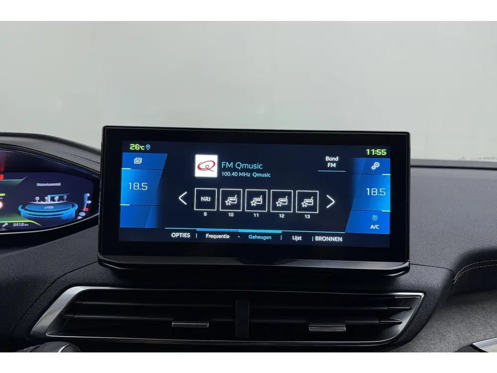 Peugeot 3008 1.6 HYbrid4 300 GT uit 2022, foto 18