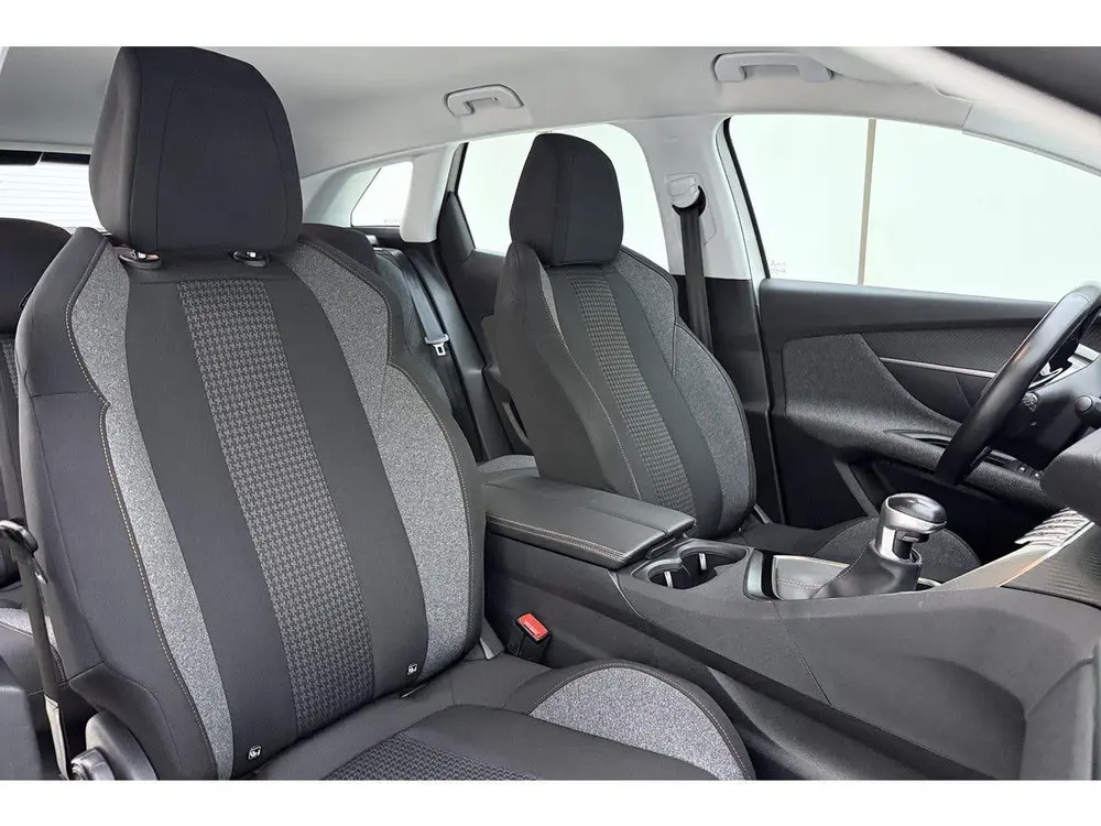 Peugeot 3008 1.2 PureTech Active | Trekhaak | Cruise control uit 2019, foto 13