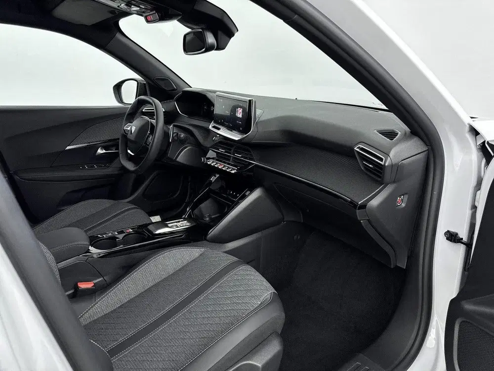 Peugeot 2008 1.2 Hybrid 145 Allure uit 2025, foto 12
