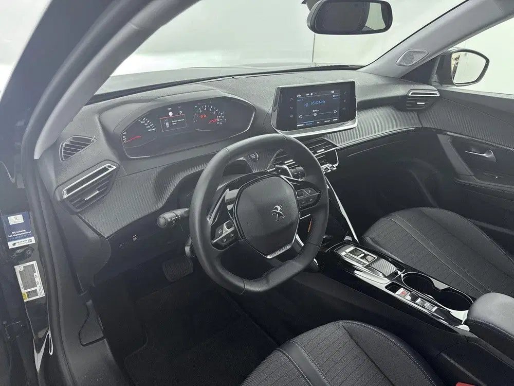 Peugeot 2008 1.2 130pk Allure uit 2022, foto 10