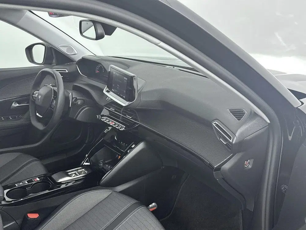 Peugeot 2008 1.2 130pk Allure uit 2022, foto 12