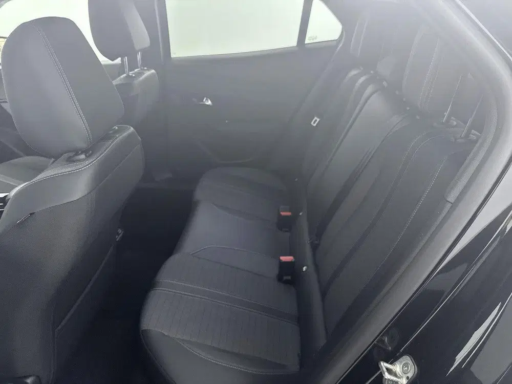 Peugeot 2008 1.2 130pk Allure uit 2022, foto 13