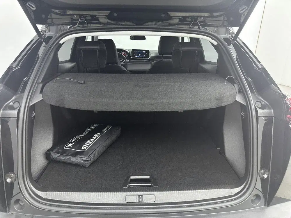 Peugeot 2008 1.2 130pk Allure uit 2022, foto 14